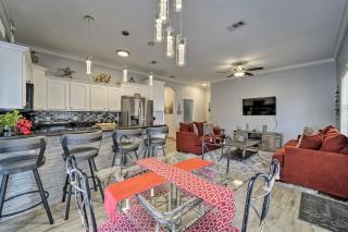 Island Retreat with Pool Access - 1 Block to Beach! - South Padre Island - 0