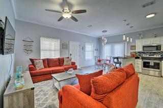 Island Retreat with Pool Access - 1 Block to Beach! - South Padre Island - 6