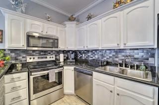 Island Retreat with Pool Access - 1 Block to Beach! - South Padre Island - 2