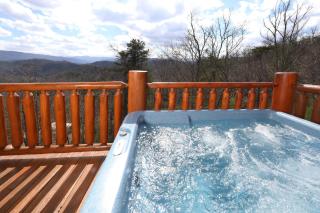 Ridgetop Theatre Lodge Cabin - 6