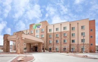 Holiday Inn Express & Suites Gallup East by IHG - Gallup - 4