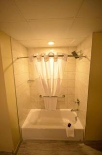 Best Western Plus St. John's Airport Hotel and Suites - 6