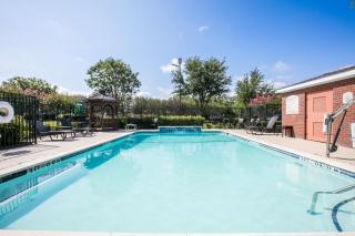 Holiday Inn Express Hotel & Suites Dallas - Grand Prairie I-20 by IHG - Grand Prairie - 2