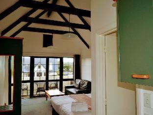 Salty Dog Inn - Snells Beach - 8