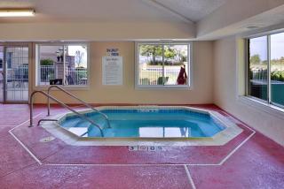 Holiday Inn Express Hotel & Suites-Saint Joseph by IHG - Saint Joseph - 5