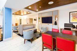Holiday Inn Express & Suites Shelbyville by IHG - 1