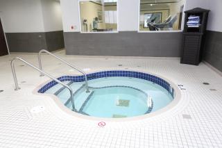 Holiday Inn Express Hotel & Suites Vernon by IHG - 1