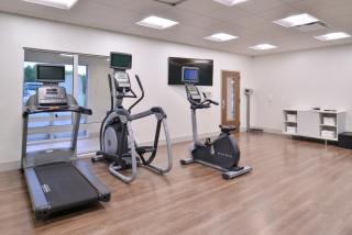 Holiday Inn Express & Suites Omaha Airport by IHG - Carter Lake - 9