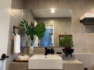 Deluxe Holiday Studio Suite at Timurbay with Seaview - Kampung Sungai Karang - 3