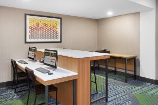Holiday Inn Express & Suites Culpeper by IHG - 4