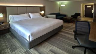 Holiday Inn Express & Suites Evansville North by IHG - 2