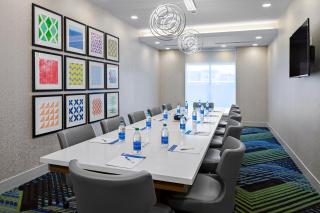 Holiday Inn Express & Suites Lubbock Central - Univ Area by IHG - Lubbock - 5
