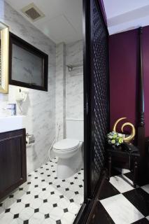 Violet Tower at Khaosan Palace - Bangkok - 2