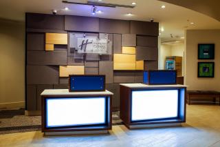 Holiday Inn Express & Suites Downtown Louisville by IHG - Louisville - 5