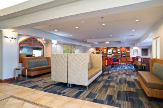 Holiday Inn Express & Suites Vermillion by IHG - 4