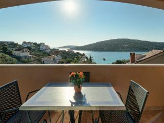 Holiday house Tender near Trogir, jacuzzi - Sevid - 3