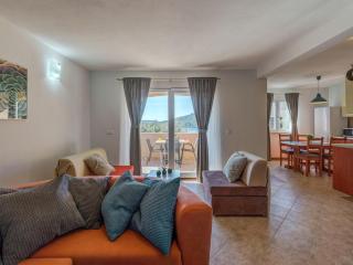 Holiday house Tender near Trogir, jacuzzi - Sevid - 2