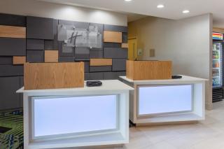 Holiday Inn Express & Suites Vandalia by IHG - Vandalia - 1