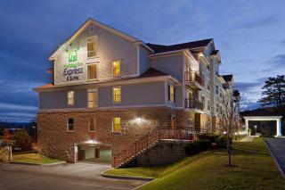 Holiday Inn Express Hotel & Suites White River Junction by IHG - White River Junction - 2