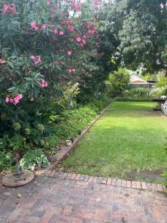 Leo Guest House - Robertson - 4
