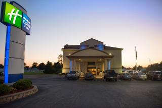 Holiday Inn Express Hotel & Suites Wauseon by IHG - 2