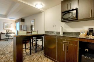 Holiday Inn Express Hotel & Suites Carlsbad Beach by IHG - 1