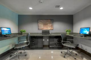 Holiday Inn Express Hotel & Suites Carlsbad Beach by IHG - Carlsbad - 6