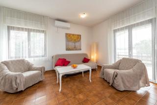 Beachfront apartment Lostura - Turanj - 2