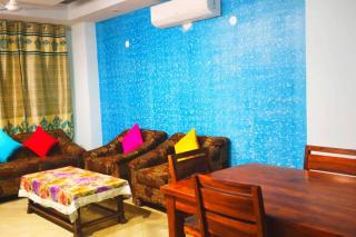 SHORT STAY 3BHK Serviced Apartment (LIFT+Kitchen+3 nights min stay) E Block Saket - New Delhi - 9