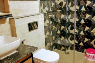 SHORT STAY 3BHK Serviced Apartment (LIFT+Kitchen+3 nights min stay) E Block Saket - New Delhi - 6