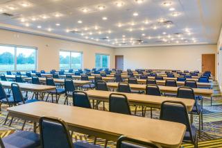 Holiday Inn Express & Suites Russellville by IHG - Russellville - 9