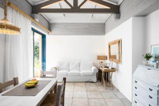 Jackie On The Beach Corfu Retreat - 4