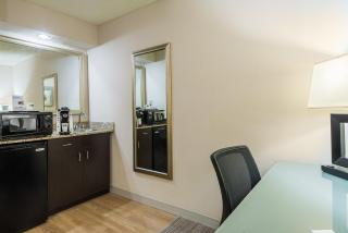Holiday Inn Express Hotel & Suites Kendall East-Miami by IHG - 1