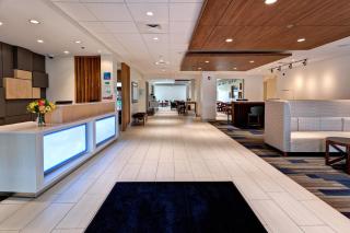 Holiday Inn Express & Suites Manhattan by IHG - 3