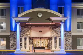 Holiday Inn Express & Suites Philadelphia - Mt Laurel by IHG - 8