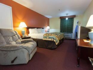 Douglas Inn & Suites - 3