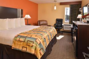 Douglas Inn & Suites - 2