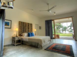 Villa Saffron Hikkaduwa - 9