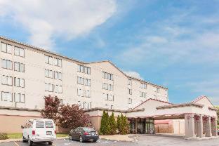 Best Western Plus Clarks Summit Scranton Hotel - Clarks Summit - 5