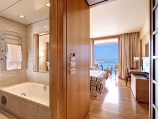 Amphitryon Hotel - 2