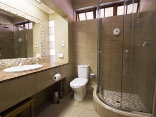 Cathedral Peak Hotel - 4