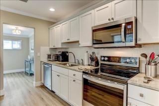 2958 S Fletcher Ave - 3