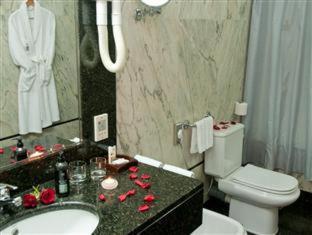 Casa Melo Alvim - by Unlock Hotels - 8