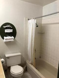 King Lodge Motel - 4