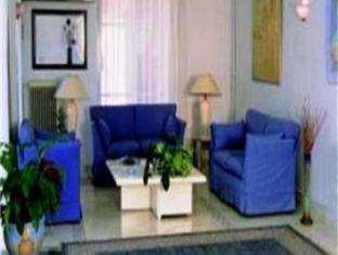 Triton Hotel Piraeus - 7