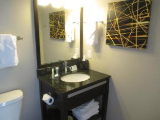 Best Western Harvest Inn & Suites - 1