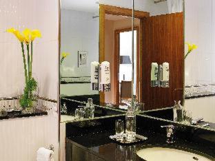 The Connacht Hotel - Galway - 8