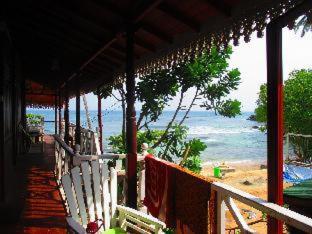 Coral Beach Hotel - Mirissa - 9