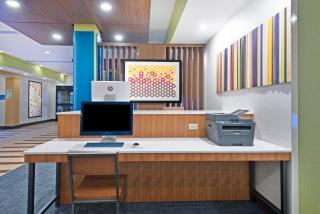 Holiday Inn Express & Suites Uniontown by IHG - 9