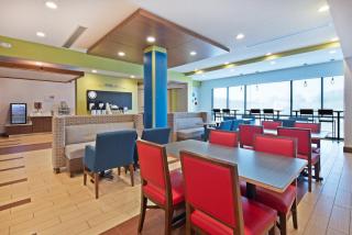 Holiday Inn Express & Suites Uniontown by IHG - Uniontown - 8